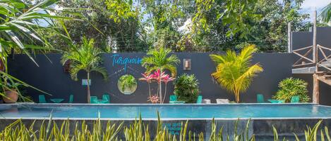 2 piscinas al aire libre, sillones reclinables de piscina