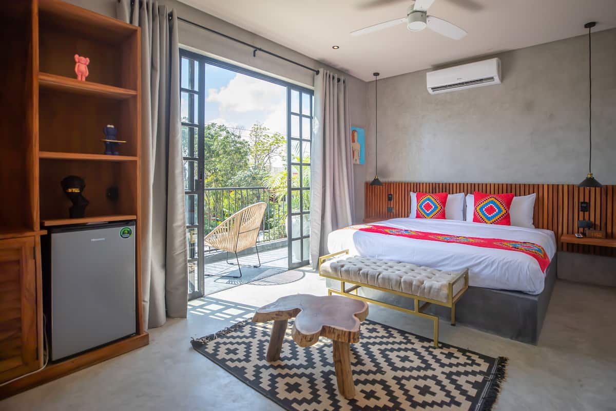 Master Balcony | 1 kamar tidur, minibar, brankas, dan didekorasi berbeda-beda