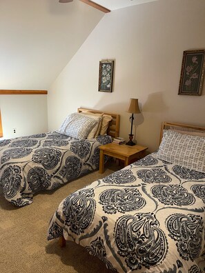 2 dormitorios, tabla de planchar con plancha, wifi gratis y ropa de cama