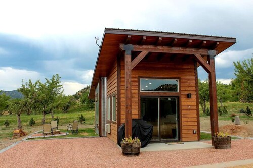 Tiny House at Apple Hollow Between Zion and Bryce