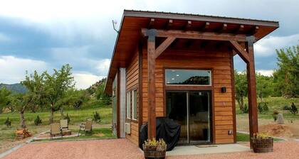 Apple Hollow Tiny House # 1 Zion / Bryce Tiny House en el huerto de manzanas! Plazas 4