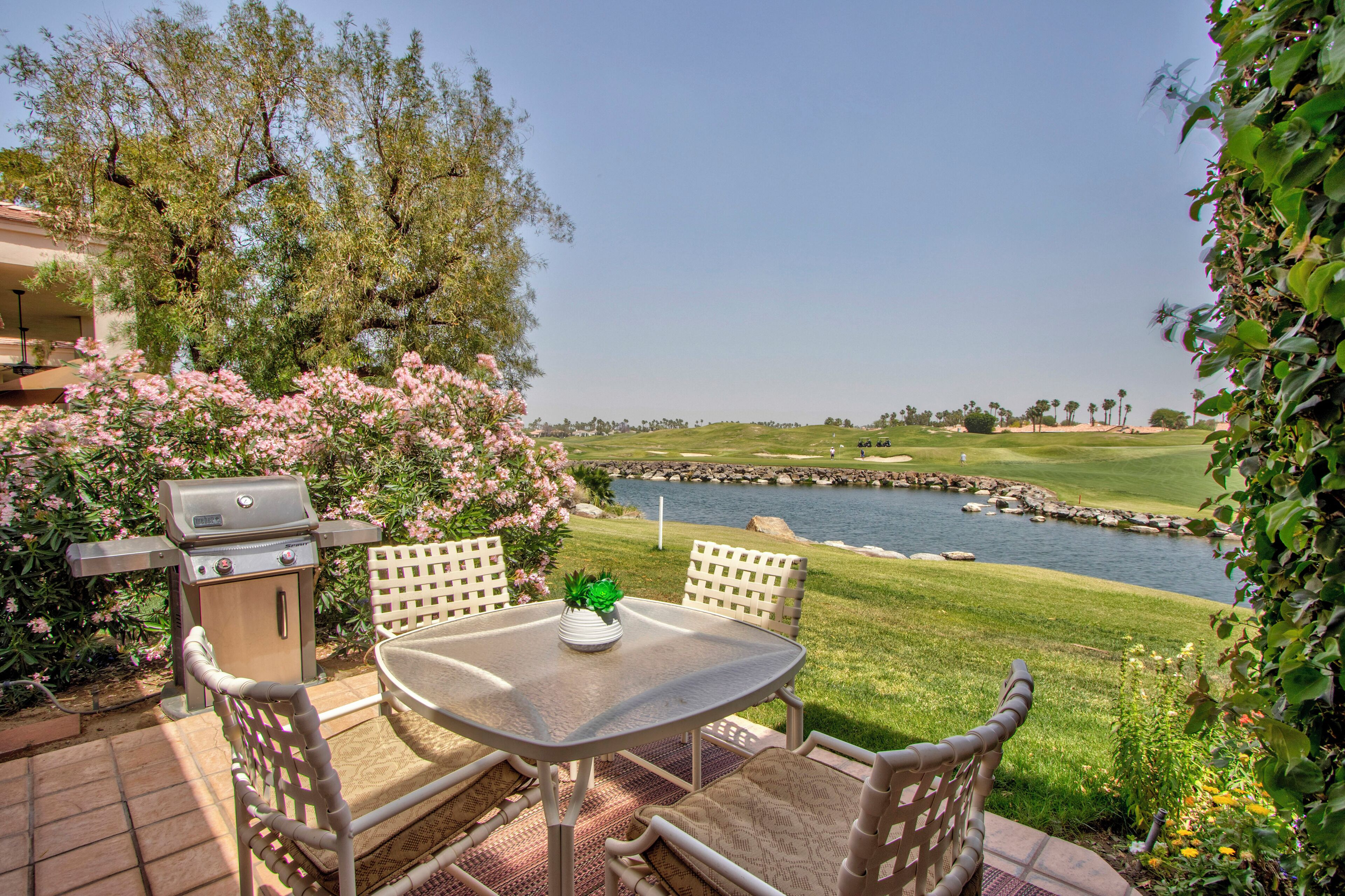 Luxurious 5-Star Hacienda Near PGA West Stadium Course, Steps to Pool