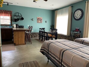 2 bedrooms, WiFi, bed sheets, wheelchair access - Lake & mountain views! Covered Boat Port w/Power, Pets Welcome (Scottsboro)