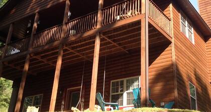 Hermosa cabaña de 5 dormitorios y 4 baños a 10 minutos de todas las atracciones