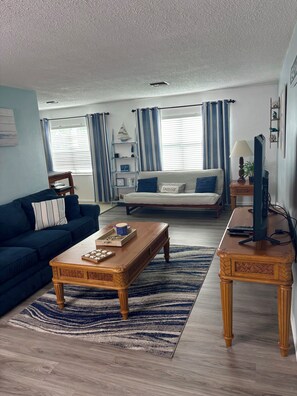 Smart TV, lettore DVD, libri