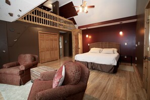 5 bedrooms, desk, iron/ironing board, free WiFi - Beautiful, family-friendly home in private wilderness setting (Wilmington)