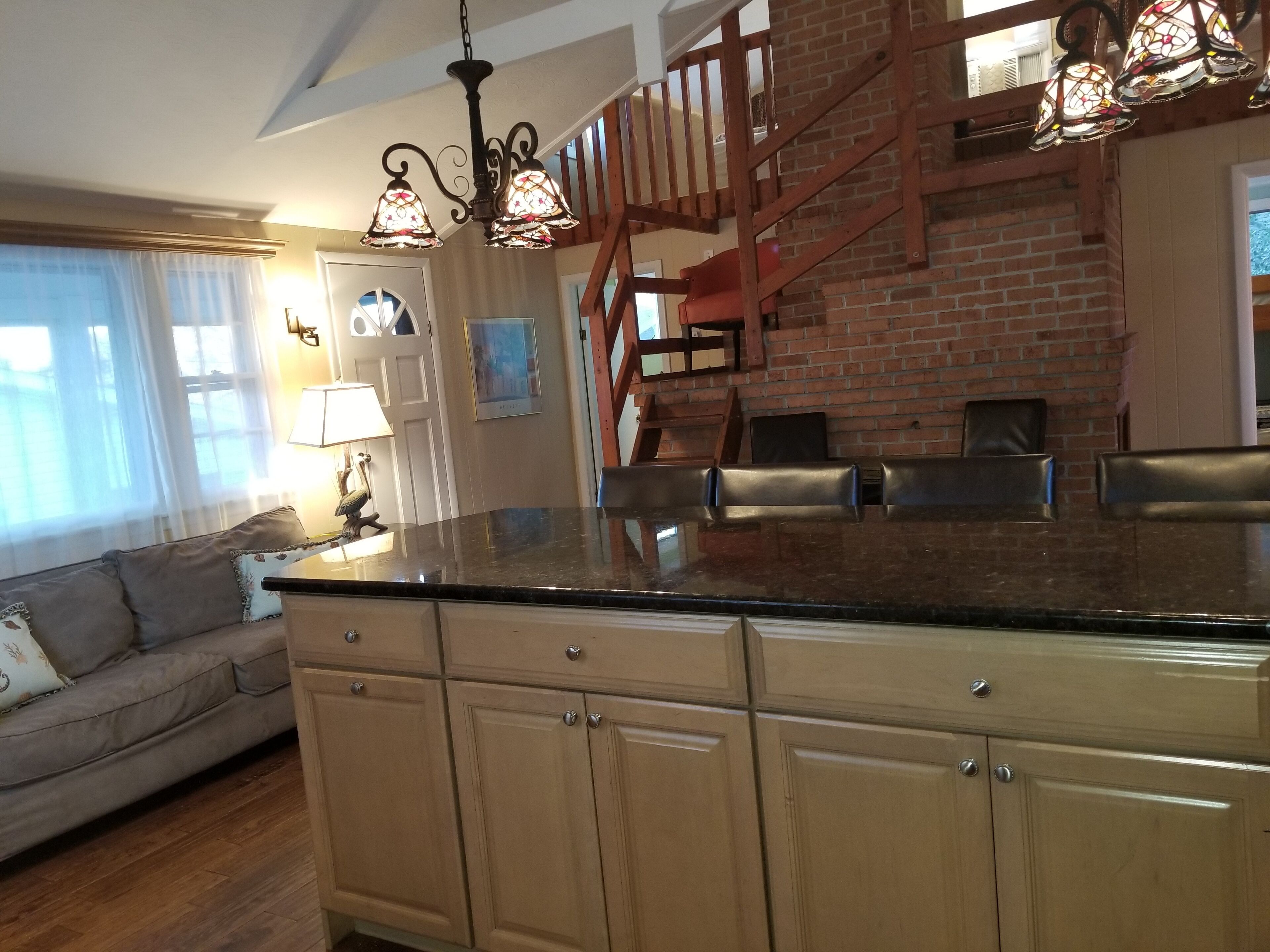 Cozy, Renovated, Coastal Cottage In The Middle Of Dewey Beach! Prime Location! - Dewey Beach, DE