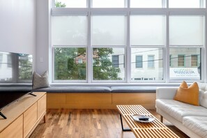 スマートテレビ、ステレオ