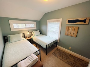 2 bedrooms, desk, iron/ironing board, travel crib