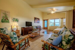 2 chambres, coffres-forts dans les chambres, fer et planche à repasser