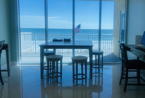 ROMANTIC & CHIC - UNFORGETTABLE, ENCHANTING BEACH RETREAT! LIMITLESS GULF VIEWS!