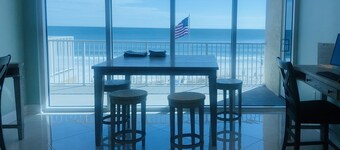 ROMANTIC & CHIC - UNFORGETTABLE, ENCHANTING BEACH RETREAT! LIMITLESS GULF VIEWS!