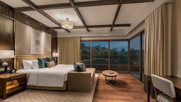 Anya Veranda Suite | Premium bedding, down comforters, Select Comfort beds, minibar