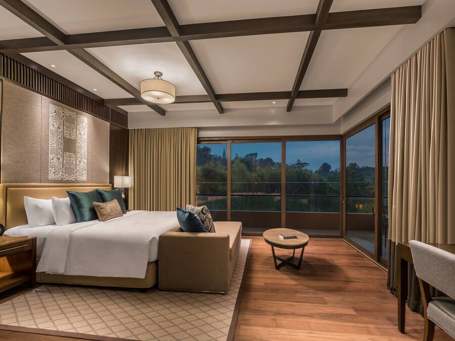 Anya Veranda Suite | Premium bedding, down comforters, Select Comfort beds, minibar