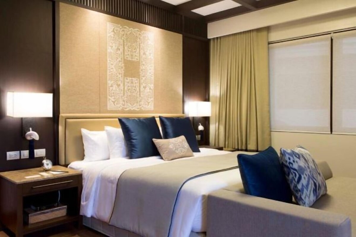 Premium bedding, down comforters, Select Comfort beds, minibar