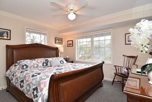 15 slaapkamers, een strijkplank/strijkijzer, gratis wifi, beddengoed