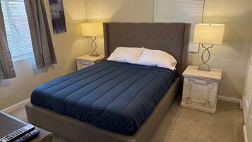 2 bedrooms, desk, iron/ironing board, WiFi