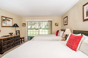2 bedrooms, desk, iron/ironing board, WiFi