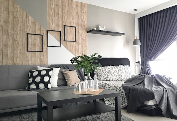 Studio | Living room