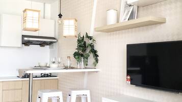 Studio | Living room | Flat-screen TV