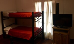 Zimmersafe, schallisolierte Zimmer, Bügeleisen/Bügelbrett