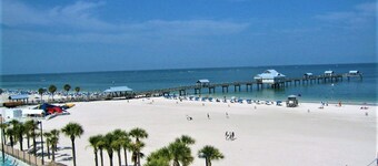 Fully renovated unit, heated pool, 10 minutes to Clearwater Beach ...