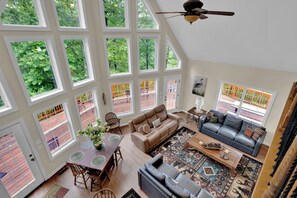 TV connectée, baby-foot, table de tennis de table