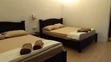 豪華客房, 2 張加大雙人床, 花園景 | 高級寢具、記憶棉床墊、有線上網 (收費)