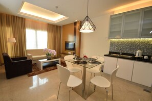 Minibar, in-room safe, desk, soundproofing - Hotel Tenera (Bandar Baru Bangi)