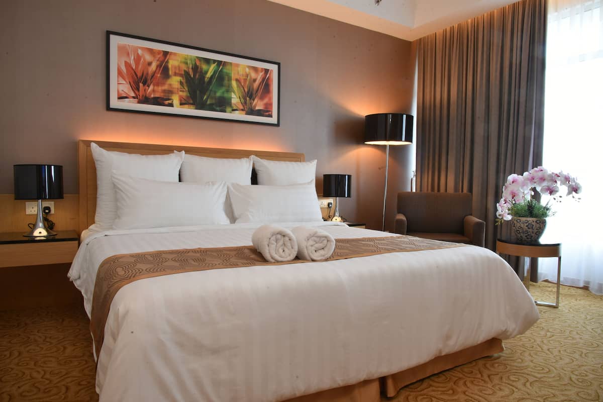 Minibar, in-room safe, desk, soundproofing