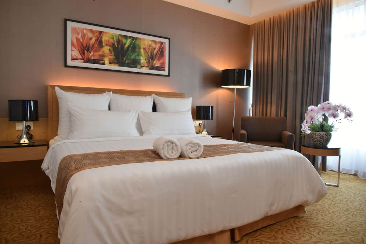 Minibar, in-room safe, desk, soundproofing