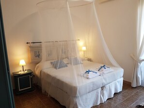 2 bedrooms, in-room safe, iron/ironing board, travel cot - Alghero a few steps from the sea, terrace overlooking Capo Caccia (Alghero)