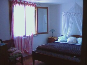 2 Schlafzimmer, Bügeleisen/Bügelbrett, Bettwäsche, Rollstuhlgeeignet