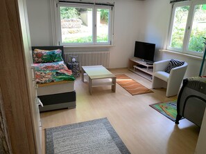 5 slaapkamers, een strijkplank/strijkijzer, reisbedje, gratis wifi