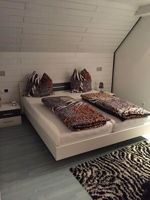 5 bedrooms, iron/ironing board, travel cot, free WiFi