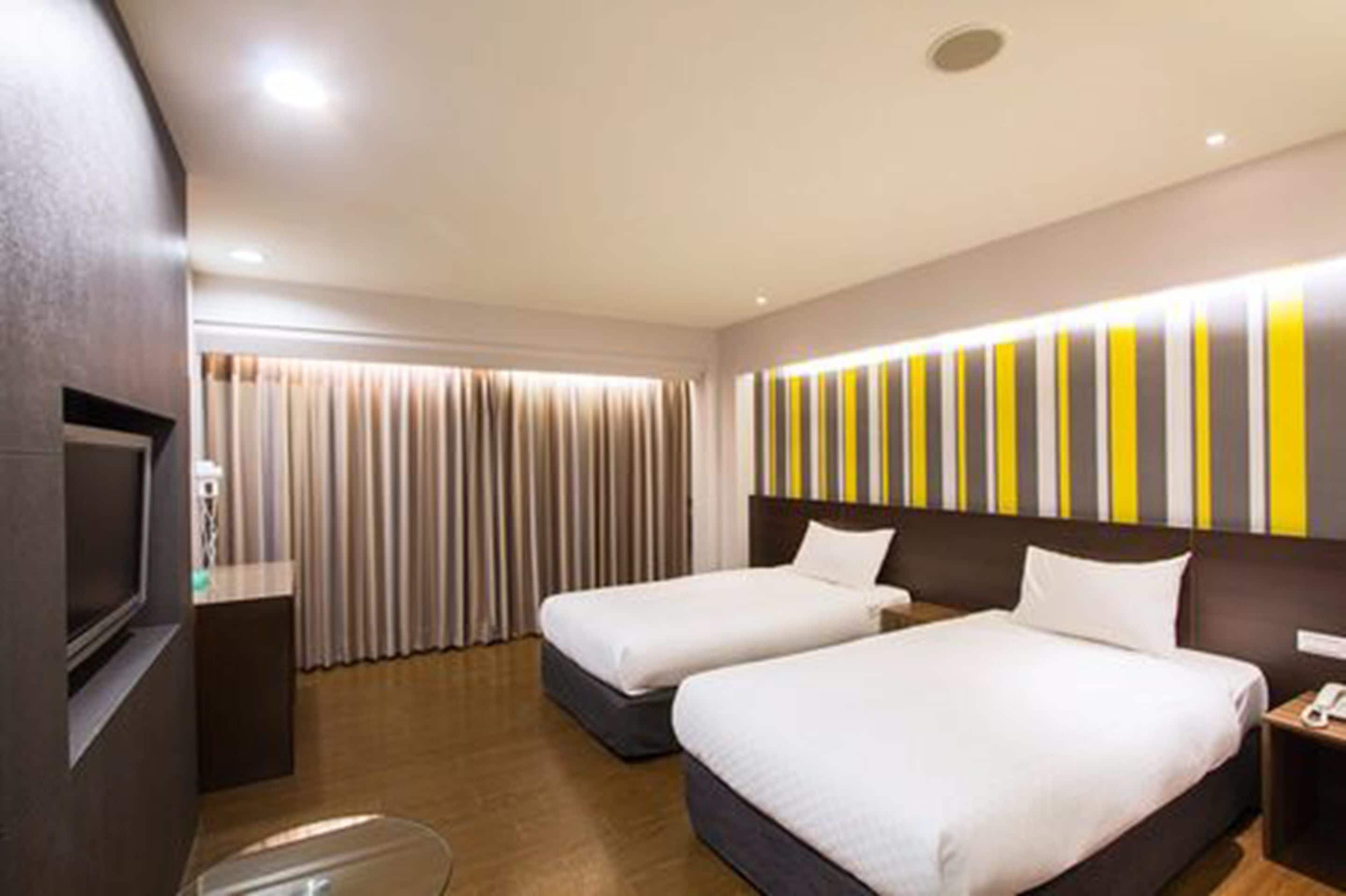 deluxe twin room | 1 bedroom, blackout curtains, free wifi, bed sheets