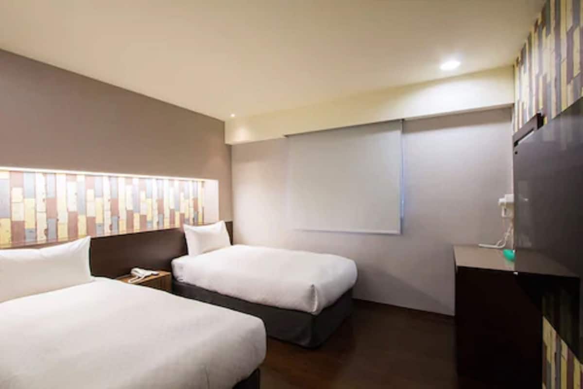 Business Twin Room, 2 Katil Bujang (Single) | Langsir/tirai gelap terus, Wi-fi percuma, cadar katil