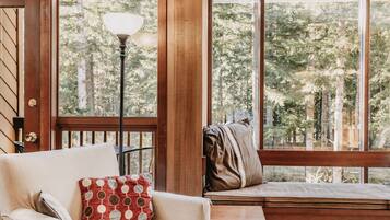 Condo, 3 Bedrooms | Interior