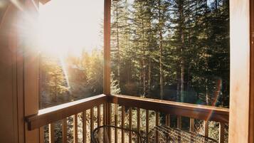 Condo, 3 Bedrooms | Property grounds