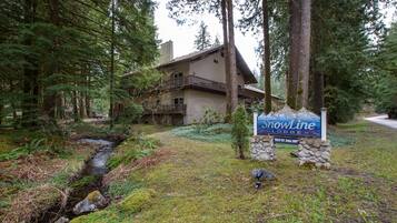 Condo, 1 Bedroom | Property grounds