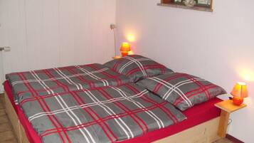 2 Schlafzimmer, Bügeleisen/Bügelbrett, Reisekinderbett, kostenloses WLAN