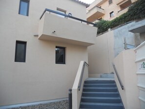 Exterior detail - New luxury apartment in center apartment of 41 M2 (Calvi)