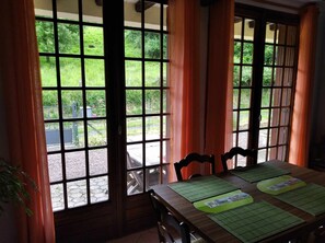 Dining - 🌿 Charming Normandy country house - Peace & Nature - Pets welcome 🐾 (Saint-Germain-De-Livet)