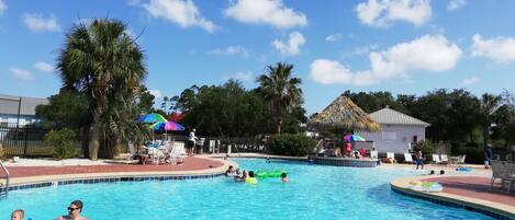 حمّام سباحة خارجي