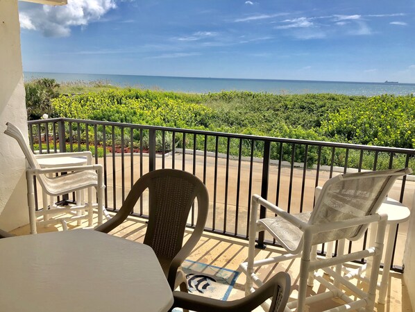 Property grounds - Ocean front Condo with private beach access. (Cocoa Beach)