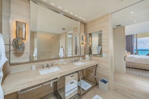 Combined shower/bathtub, hair dryer, towels, soap