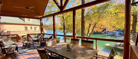 تناول الطعام بالخارج