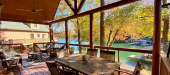 Superbe cabane en rondins au bord du lac avec quai couvert ~ Près de Clemson