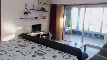 2 slaapkamers, een strijkplank/strijkijzer, wifi, beddengoed