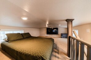 1 soverom, skrivebord, reiseseng for barn og wi-fi (inkludert)